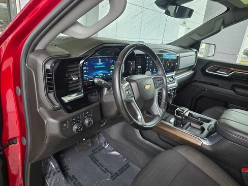 Used 2023 Chevrolet Silverado 1500 LT w/ Z71 Off-Road Package AWD/4WD image 21
