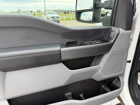 Used 2025 Ford F350 XLT AWD/4WD image 13