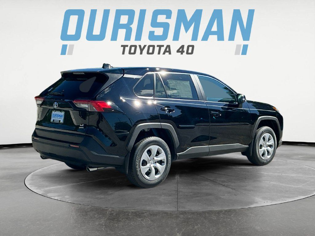 Used 2025 Toyota RAV4 LE AWD/4WD image 7