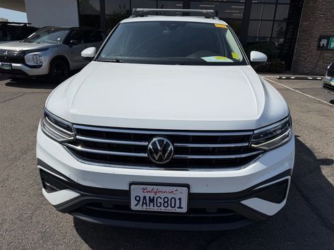 Used 2022 Volkswagen Tiguan SE image 3