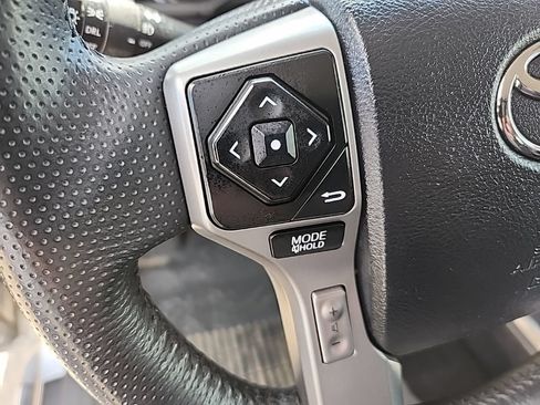 Used 2019 Toyota 4Runner SR5 AWD/4WD image 10