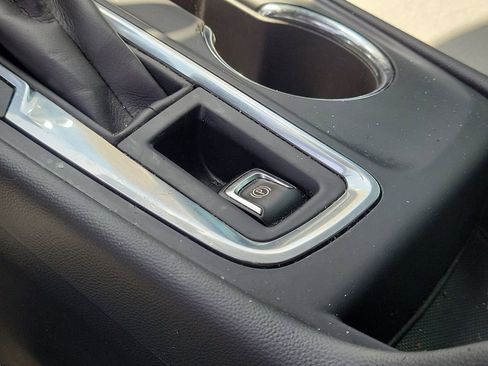 Used 2023 Chevrolet Equinox LS image 19