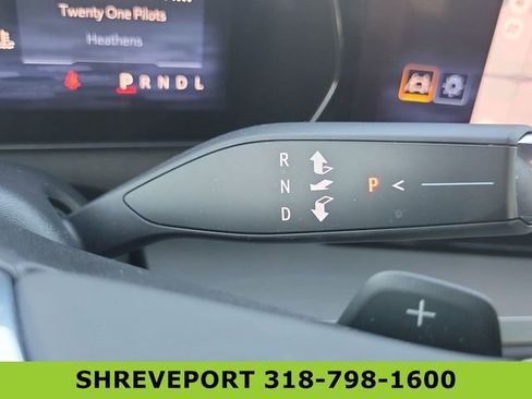 Certified 2025 Chevrolet Traverse LT w/ Midnight/Sport Edition FWD image 16