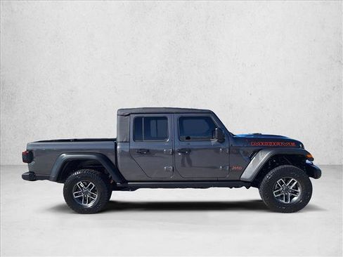Used 2025 Jeep Gladiator Mojave AWD/4WD image 4