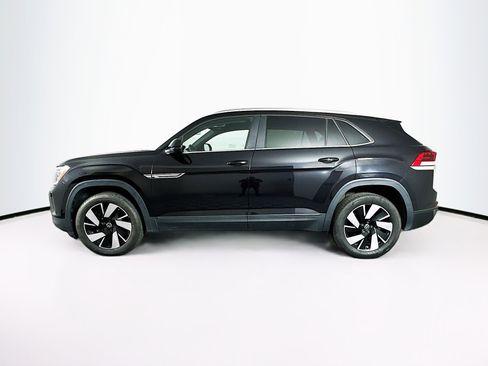 Used 2025 Volkswagen Atlas Cross Sport SE image 4