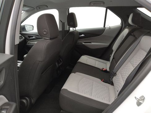 Used 2021 Chevrolet Equinox LS AWD/4WD image 18