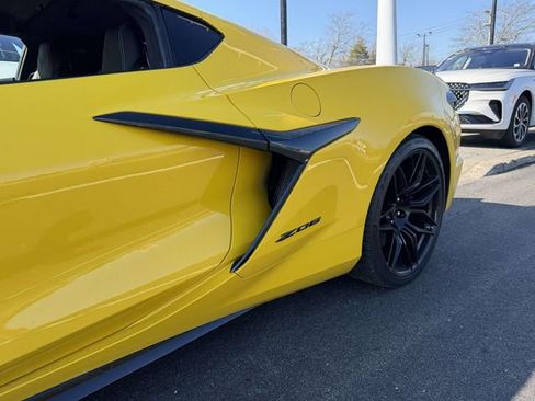 Used 2025 Chevrolet Corvette Z06 RWD image 7