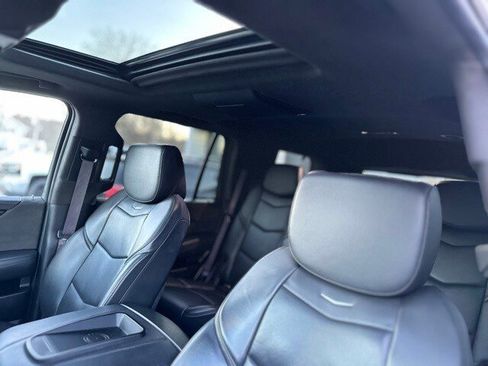 Used 2017 Cadillac Escalade Platinum image 11