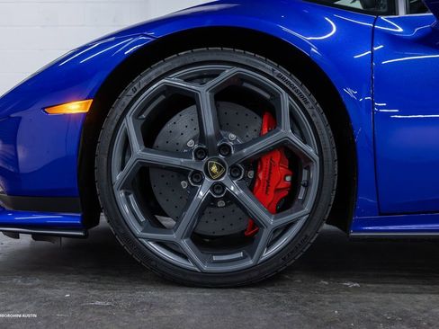 Used 2023 Lamborghini Huracan Tecnica image 5