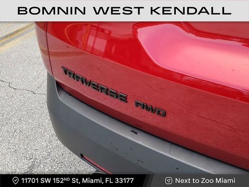 Used 2023 Chevrolet Traverse RS image 6