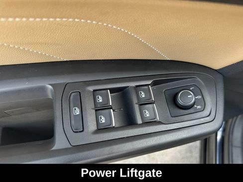 Used 2023 Volkswagen Atlas Cross Sport SE w/ Panoramic Sunroof Package AWD/4WD image 12