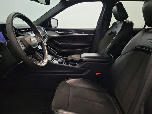 Used 2022 Jeep Grand Cherokee Trailhawk AWD/4WD image 17