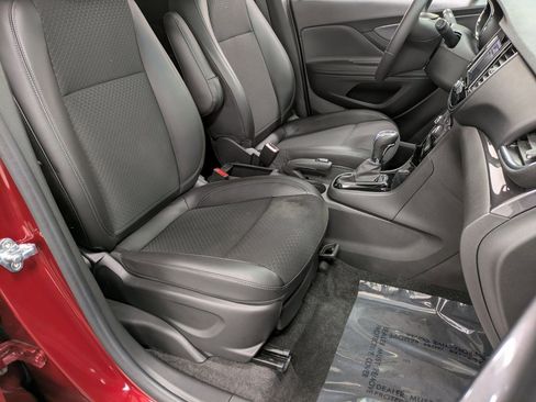 Used 2022 Buick Encore Preferred w/ Safety Package image 28