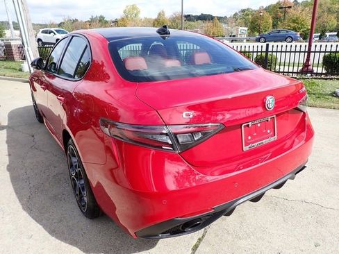 New 2025 Alfa Romeo Giulia AWD w/ Veloce Package AWD image 3