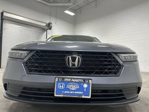 Used 2023 Honda Accord EX image 10
