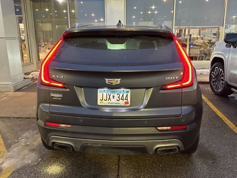 Used 2019 Cadillac XT4 Premium Luxury image 3