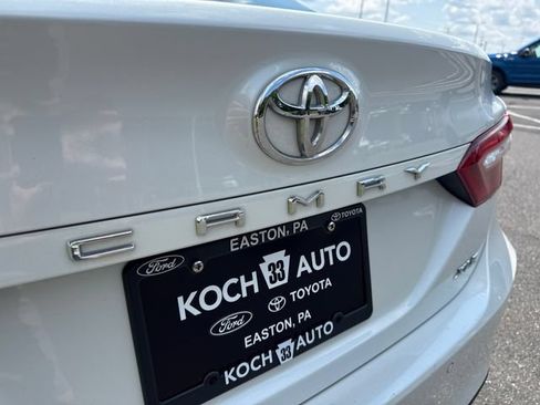 Used 2018 Toyota Camry XLE w/ Audio Package FWD image 17