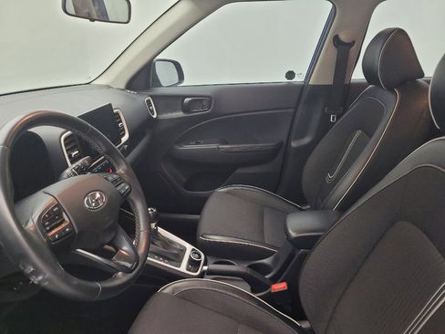 Used 2022 Hyundai Venue Limited w/ Cargo Package image 17