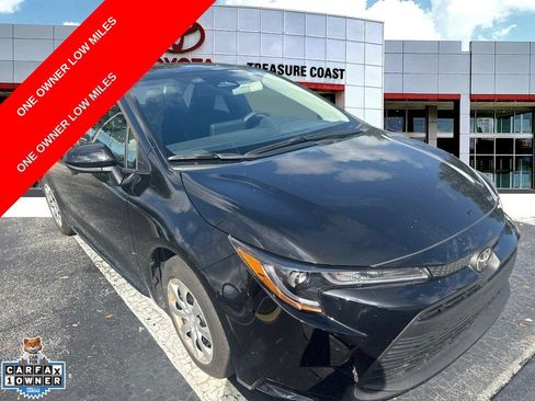 Used 2025 Toyota Corolla LE FWD image 1