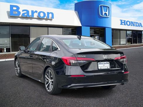 Used 2024 Honda Civic Touring image 4