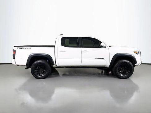 Used 2022 Toyota Tacoma TRD Off-Road image 8