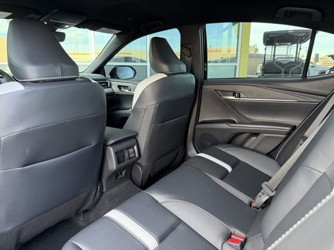 Used 2025 Toyota Camry SE w/ Convenience Package image 34