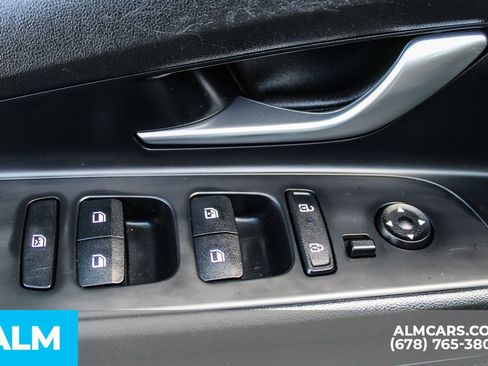 Used 2024 Hyundai Elantra SEL FWD image 39