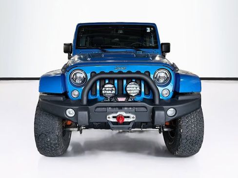 Used 2015 Jeep Wrangler Unlimited Rubicon w/ Connectivity Group image 4