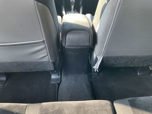 Used 2011 Mitsubishi Outlander ES image 26