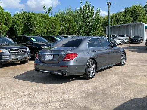 Used 2017 Mercedes-Benz E 300 4MATIC image 7