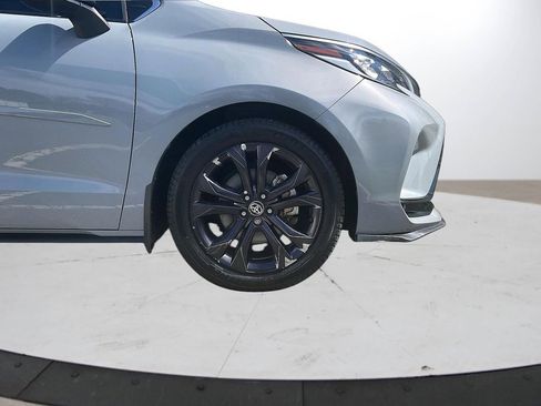 Used 2023 Toyota Sienna XSE image 36
