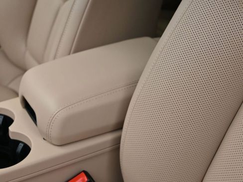 Used 2023 Porsche Macan Turbo image 21