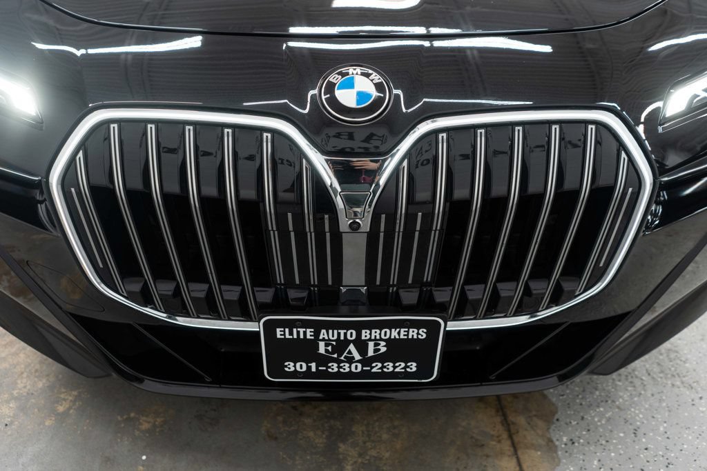 Used 2023 BMW 760i xDrive AWD/4WD image 52
