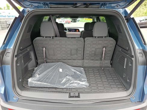 Used 2025 Chevrolet Traverse LT w/ LPO, Floor Liner Package AWD/4WD image 27
