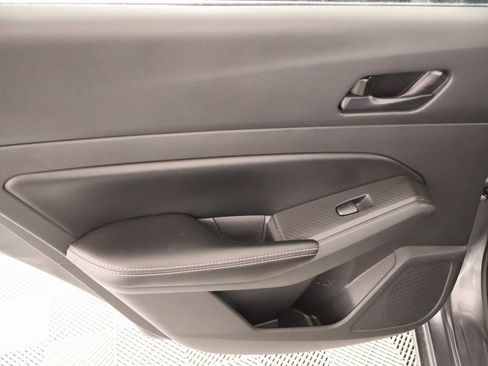 Used 2024 Nissan Altima 2.5 SV image 15