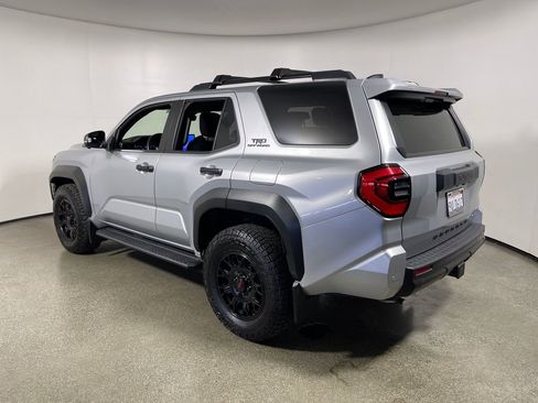 Certified 2025 Toyota 4Runner TRD Off-Road Premium AWD/4WD image 5