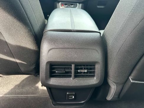 Used 2024 GMC Terrain SLE AWD/4WD image 13