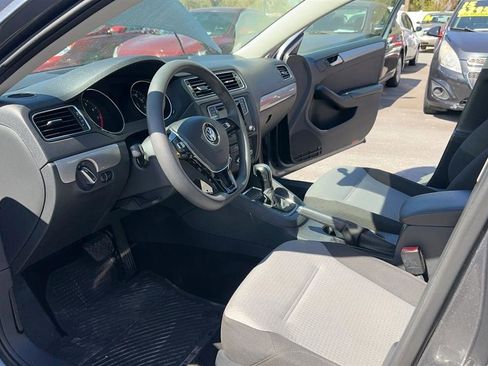Used 2017 Volkswagen Jetta S image 18