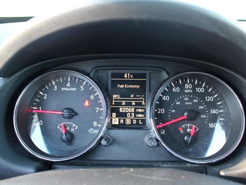 Used 2011 Nissan Rogue S image 19