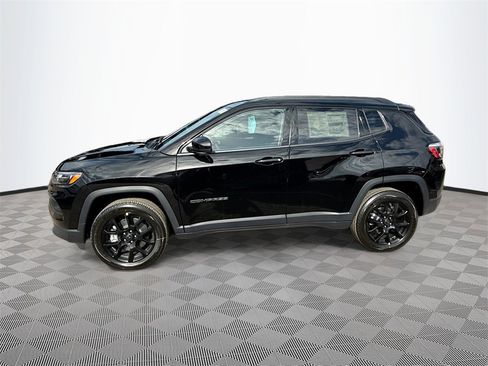 New 2026 Jeep Compass Latitude image 8
