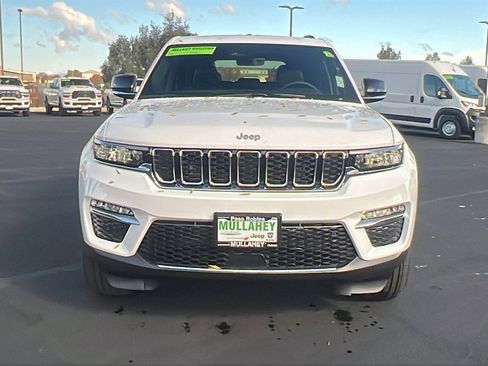 New 2025 Jeep Grand Cherokee Limited image 8