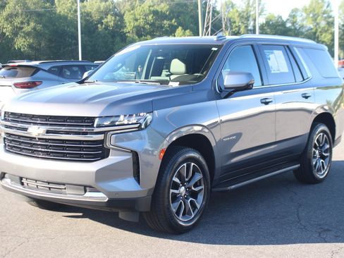 Used 2022 Chevrolet Tahoe LT w/ Luxury Package AWD/4WD image 3