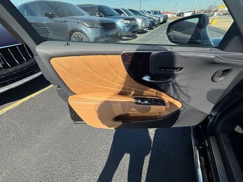 Used 2025 Lexus LS 500 image 11