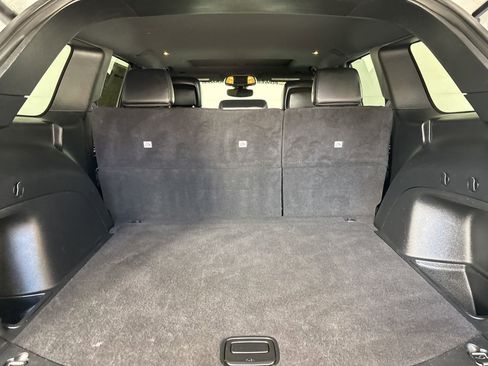 Used 2022 Jeep Grand Cherokee Limited image 24