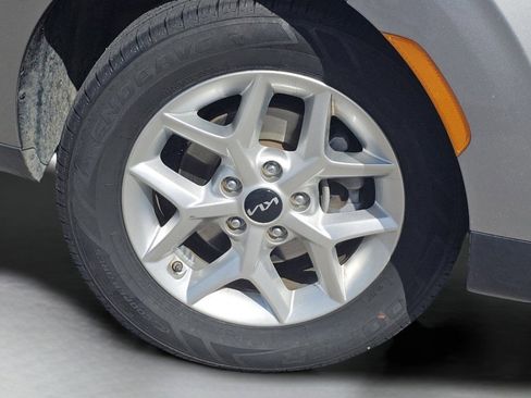 Used 2023 Kia Soul LX w/ Option Group 015 FWD image 16