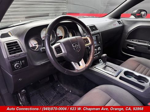 Used 2013 Dodge Challenger SXT RWD image 11