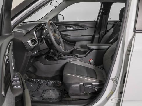 Used 2022 Chevrolet TrailBlazer LS FWD image 7