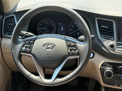 Used 2017 Hyundai Tucson Sport FWD image 11