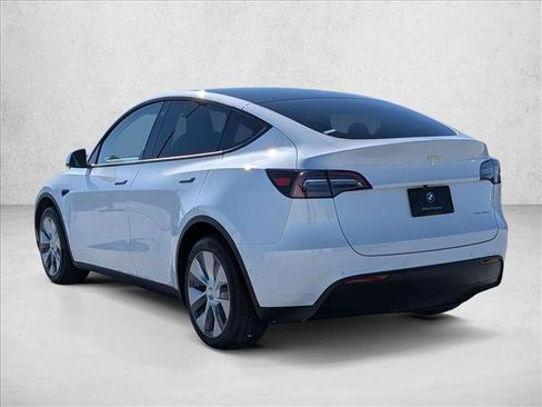 Used 2022 Tesla Model Y Long Range AWD/4WD image 7