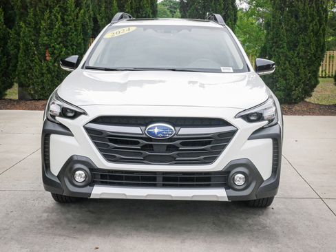 Used 2024 Subaru Outback Limited AWD/4WD image 3